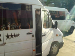 Водителей маршруток начнут штрафовать за высадку пассажиров вне остановок