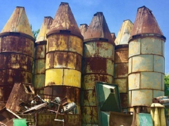 Странный «замок» из ржавого железа поразил жителей Кишинева