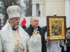 Глава государства искупался в купели на Крещение