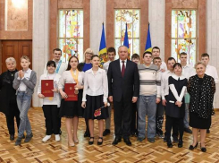 Для детей со специальными потребностями организовали экскурсию по зданию президентуры