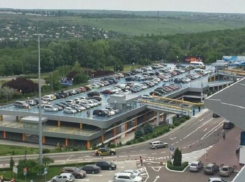 75% парковочных мест в аэропорту заняты авто с украинскими номерами