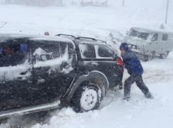 Снежный Армагеддон обрушился на Украину: пострадали люди