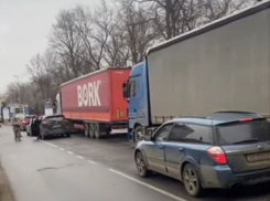 Молдавские водители заблокированы на Украине, им предлагают идти пешком