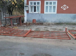 В Ниспоренах вандалы атаковали офис ACUM, подозрение легло на конкурентов-демократов