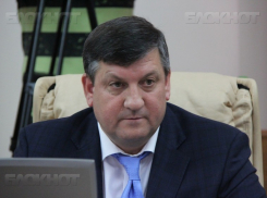 Министр транспорта спешно покинул страну? 