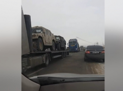 На молдавской трассе засняли колонну с 30 «Хаммерами»