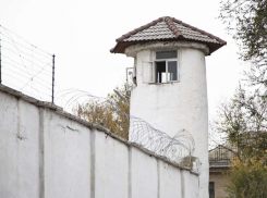 Помог сбежать - и сам оказался за решеткой: в Кишиневе осудили офицера пенитенциарной службы