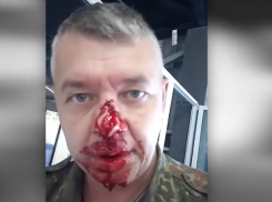 (18+) «В следующий раз будешь валяться». Охранник магазина избил покупателя
