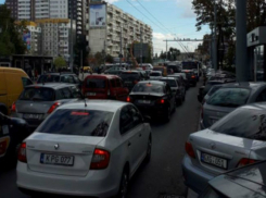 Автомобильный апокалипсис: центр Кишинева встал из-за неработающих светофоров