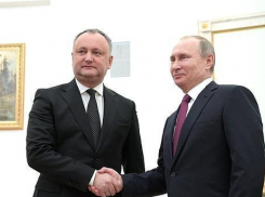 Путин поздравил Додона и весь молдавский народ с Днем Победы 