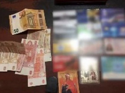 Карманников, вытащивших кошелек из потайного кармана женщины в столичной маршрутке, схватили с поличным