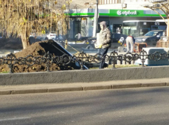 Проспект Виеру в Кишиневе реставрируют силами подростков?