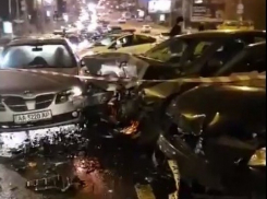 Массовая авария на путепроводе в Киеве: пострадала беременная женщина