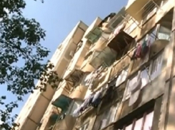 Секс с двумя женщинами на съемной квартире для мужчины в Каушанах завершился смертельным прыжком