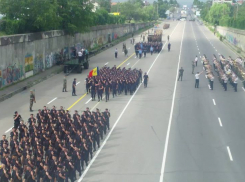 Молдавские военные заблокировали часть дороги под мостом на Телецентре 