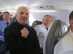 Игорь Додон прилетел в Брюссель эконом-классом 