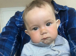 Малышку обнаружили в кустах: пьяная жительница Кишинева не заметила, что коляска перевернулась