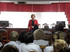 Успехов в самой благородной деятельности пожелала медработникам страны Зинаида Гречаный