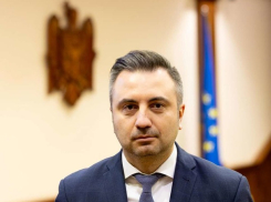 Глава НАРЭ с окладом около 100 тысяч поведал, что ему в жизни даруют деньги