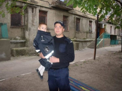 Одинокого не одетого ребенка обнаружили на улице в Бельцах