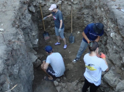 Археологи нашли новые средневековые захоронения во дворе роддома №2 в Кишиневе