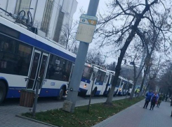 Огромная пробка из троллейбусов образовалась утром в Кишиневе 