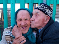 Секс оказался лучшим способом победы над старческим маразмом, - ученые