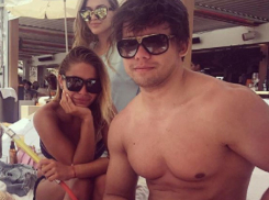 Сына Плахотнюка «поймали» на Лазурном берегу с двумя сексуальными девушками