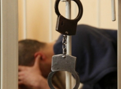 Офицера пограничной полиции кишиневского аэропорта обвинили в злоупотреблении властью