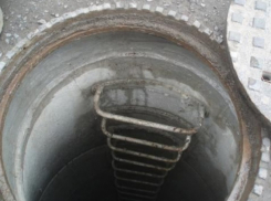 9-летняя девочка утонула в канализационном колодце, пытаясь достать мяч