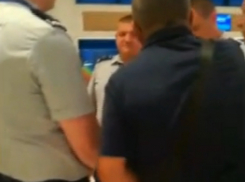 Скандал в кишиневском аэропорту из-за переноса рейса сняли на видео 