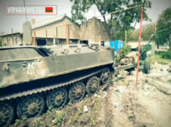 В Григориополе БТР протаранил частный дом