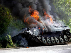 Украинская армия в танковом бою под Красногоровкой потеряла много убитых и раненых, один сдался в плен