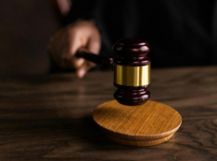 Женщина ударила по голове судью прямо в зале суда в Кишиневе