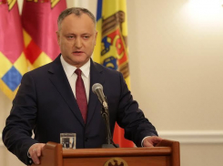 Додон выступает против инициативы Плахотнюка и предлагает сократить количество депутатов, включив при этом в состав парламента жителей Приднестровья  