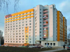 Два десятка студентов из закрытого на карантин общежития Политеха были доставлены в больницу с повышенной температурой
