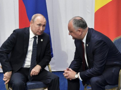 Владимир Путин пообещал поддержать Игоря Додона в борьбе против узурпаторов власти