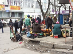 Торговцы-нелегалы оккупировали окрестности Центрального рынка Кишинева
