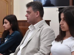 Убийство по сговору или необходимая самооборона: новый поворот в деле сестер Хачатурян 