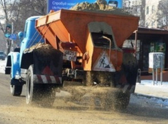 Дедушкин способ уходит в прошлое: песок и соль на дорогах Кишинева решили сменить на реагенты 