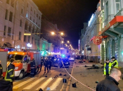 Девушка-«мажорка» на внедорожнике врезалась в толпу в Харькове, погибшие попали на видео