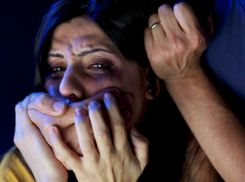 Насильник схватил молдаванку за грудь, укусил руку, однако женщина отбилась