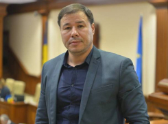 Предлагаю начать массовую зачистку граждан с «излишне русскоязычными» фамилиями с самой Демпартии, - Цырдя