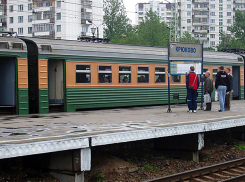 Помощника машиниста подмосковной электрички обвинили в жуткой гибели женщины из Молдовы 