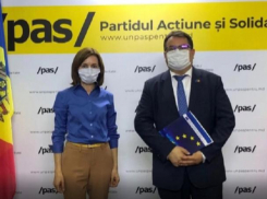 PAS сделала европейского эмиссара Михалко членом своей партии, несмотря на нарушение устава партии