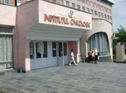 Врача-уролога из онкологического института в Кишиневе потребовали отстранить от работы