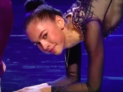 Удивительно гибкая девочка из Молдовы вызвала недовольство знаменитой румынки: «Ты как автомобиль»