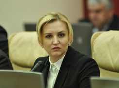 Парламентское большинство отклонило отставку министра здравоохранения, увеличившую цены на медуслуги 
