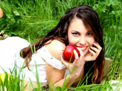 Хитрую технологию покраснения яблок для их успешной продажи освоили молдавские садоводы