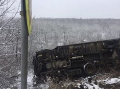 Грузовик перевернулся после столкновения с легковушкой в Кишиневе